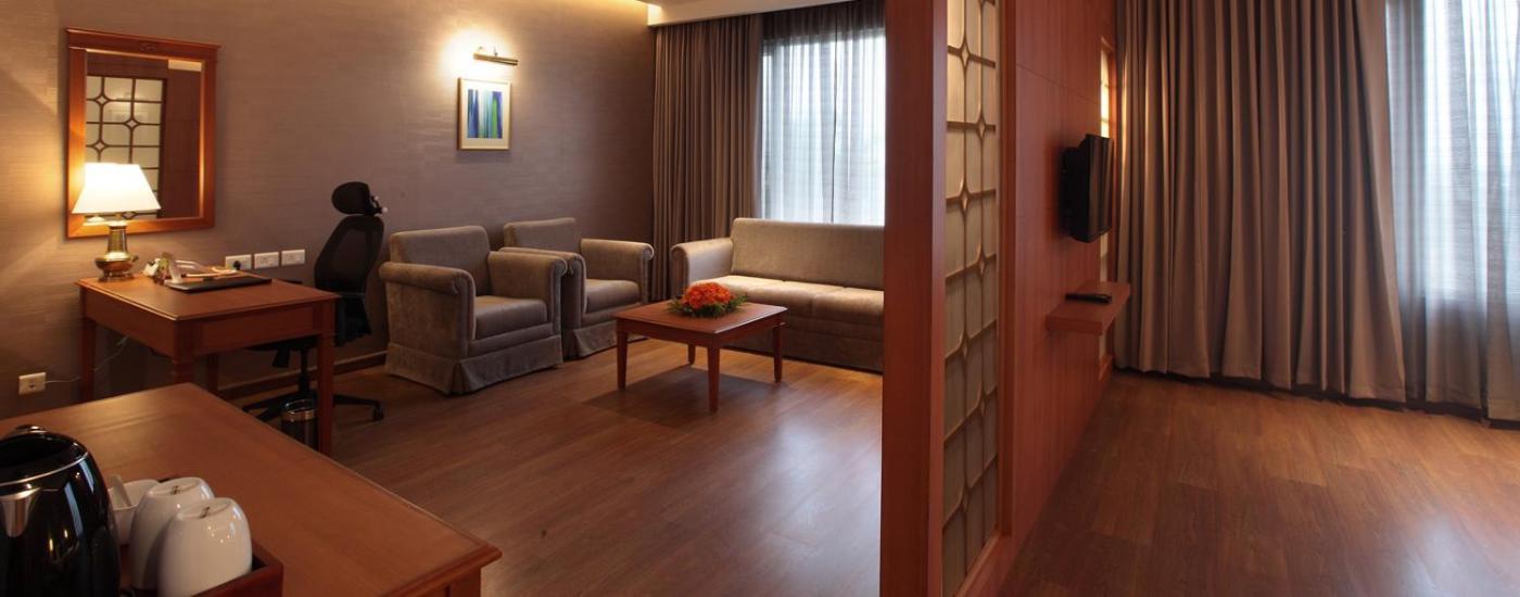 Monsoon Empress Kochi Hotel Bagian luar foto